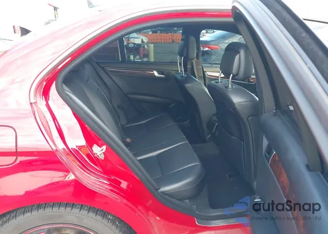 2012 Mercedes-Benz C 250 Luxury/Sport из США, поврежденный, VIN WDDGF4HB1CR215032